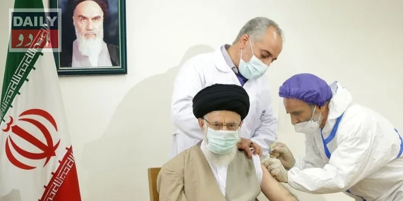 ایران: سپریم لیڈر خامنہ ای نے ملک میں تیار کردہ کورونا ویکسین لگوالی