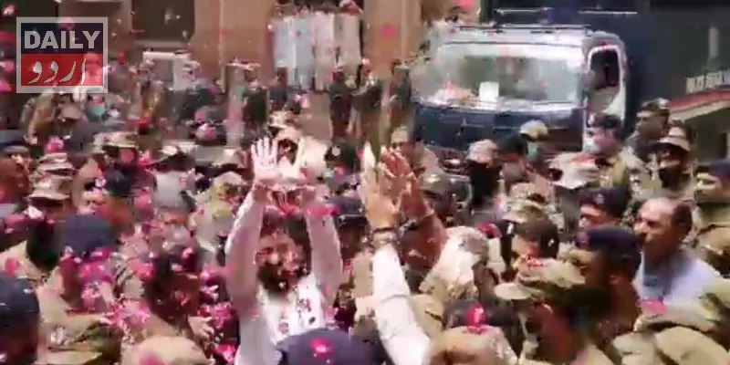 کورٹس