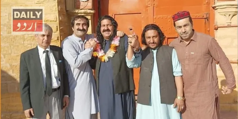 کورٹس